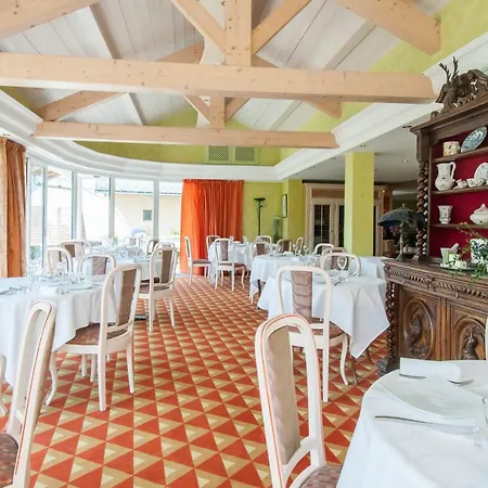 Au Gay Hotel 3*