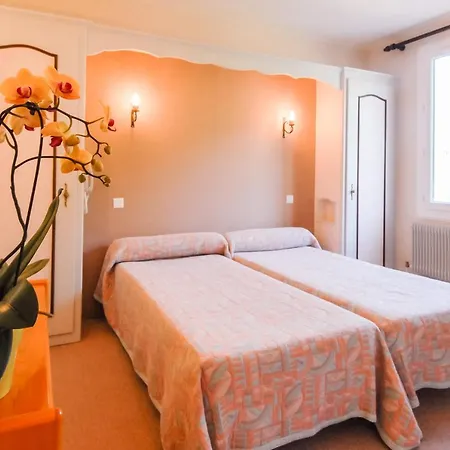 Au Gay Hotel 3*